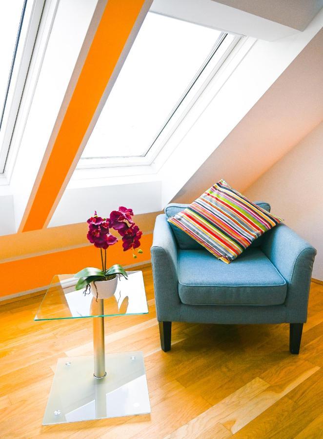 Backpacker Apartment Schoenbrunn Viena Exterior foto